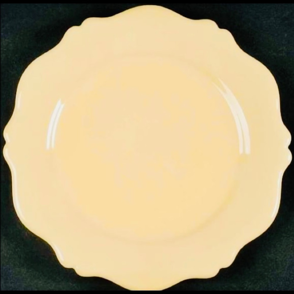 SLAH Set of 2 Luncheon Plates in Butter EUC
